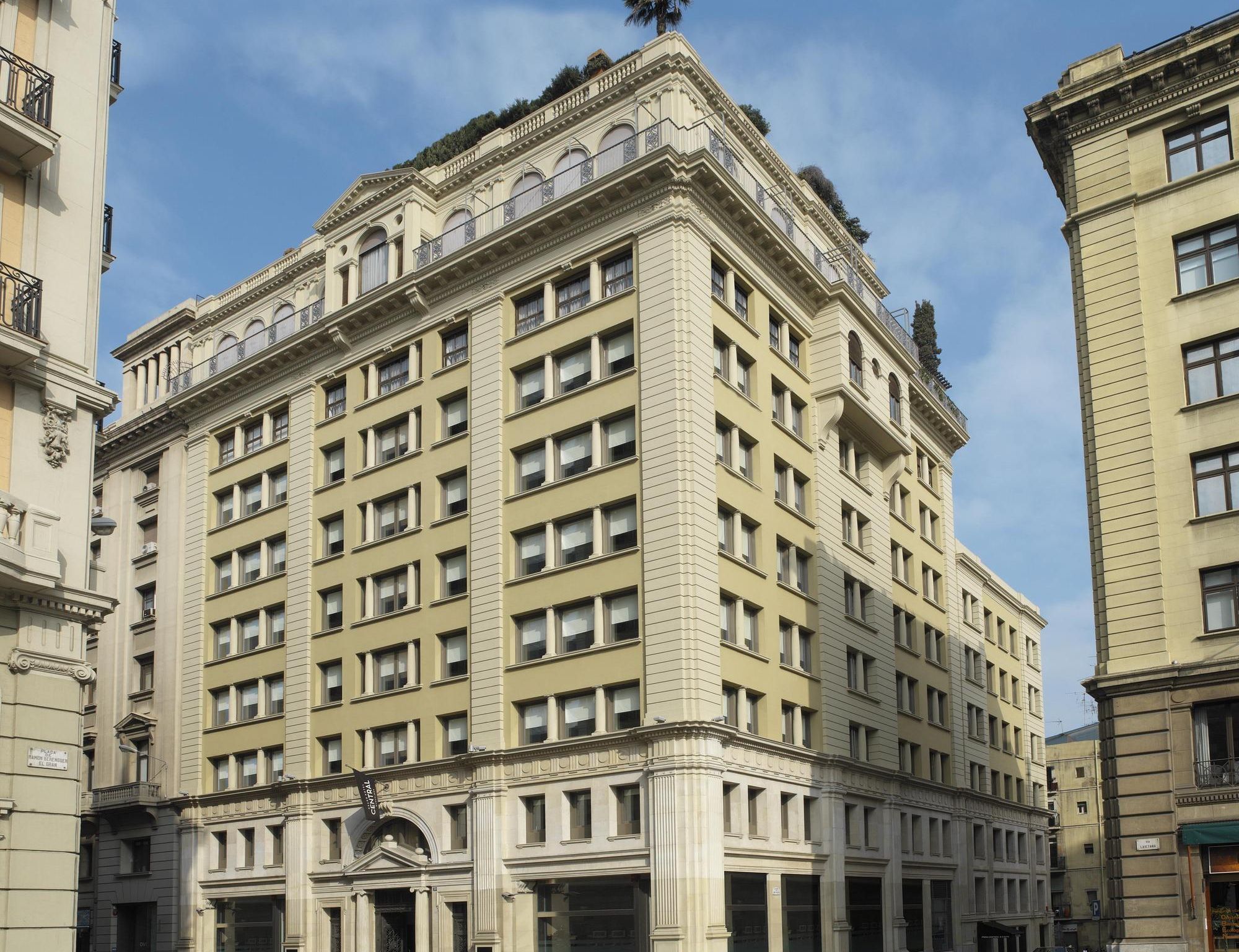 Grand Hotel Central, Small Luxury Hotels